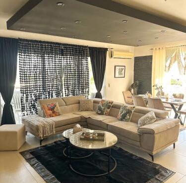 Modern Penthouse Overlooking Pool in Pyla