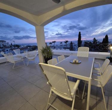 Sunset Sea View Apartment in Kissonerga in Kissonerga