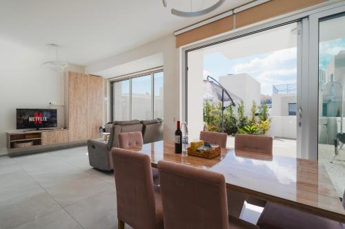 NEW 2Br Maisonette in Luxury Resort Pool Beach in Protaras