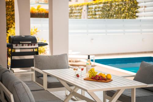 Saturn Villa in Larnaca