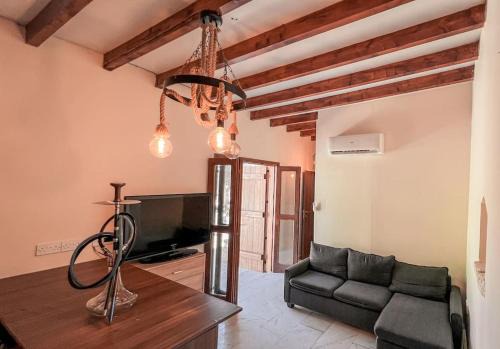 Small village house Marathounta in Paphos