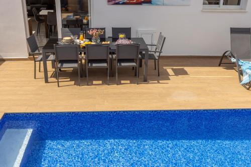 The Second Diamond Protara - 2' Walk to Beach in Protaras