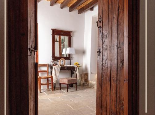 Melissothea Stone Suites in Mesana