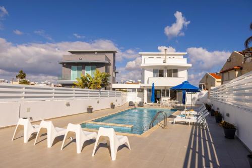 Faros Seaside Villa Larnaca in Perivolia