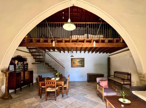 Porfyrios Country House