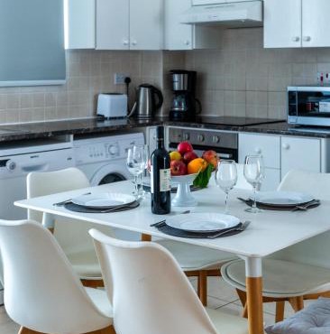 Just renovated beautiful 2 bed apartment in Paphos 5 min drive to the beach