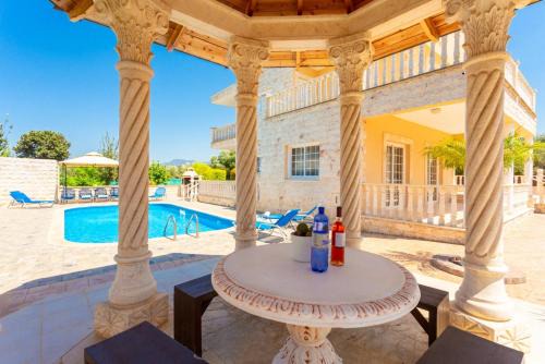 Villa Prodromi Large Private Pool AC WiFi in Prodhromi