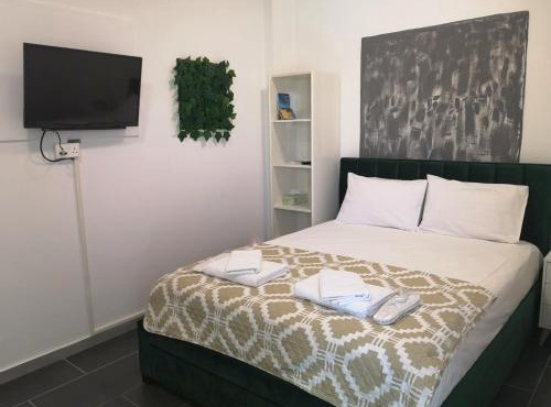 Kalidonia “PANORAMA” STUDIO APARTMENT in Engomi