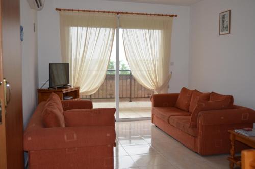 Ithaki Gardens Apartment 107
