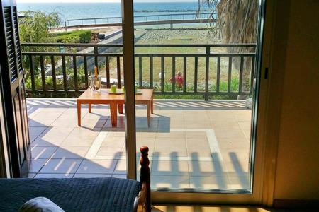 Larnaka Beach House 3 in Larnaca