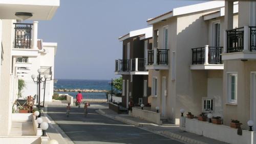 Philippou Beach Villas & Apartments in Larnaca